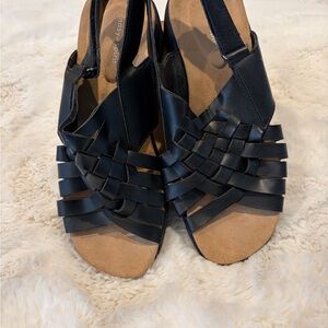 Easy Spirit Women's Black Woven Sandals